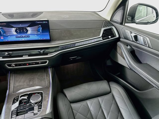 Used 2025 BMW X7 xDrive40i w/ Premium Package AWD/4WD image 29