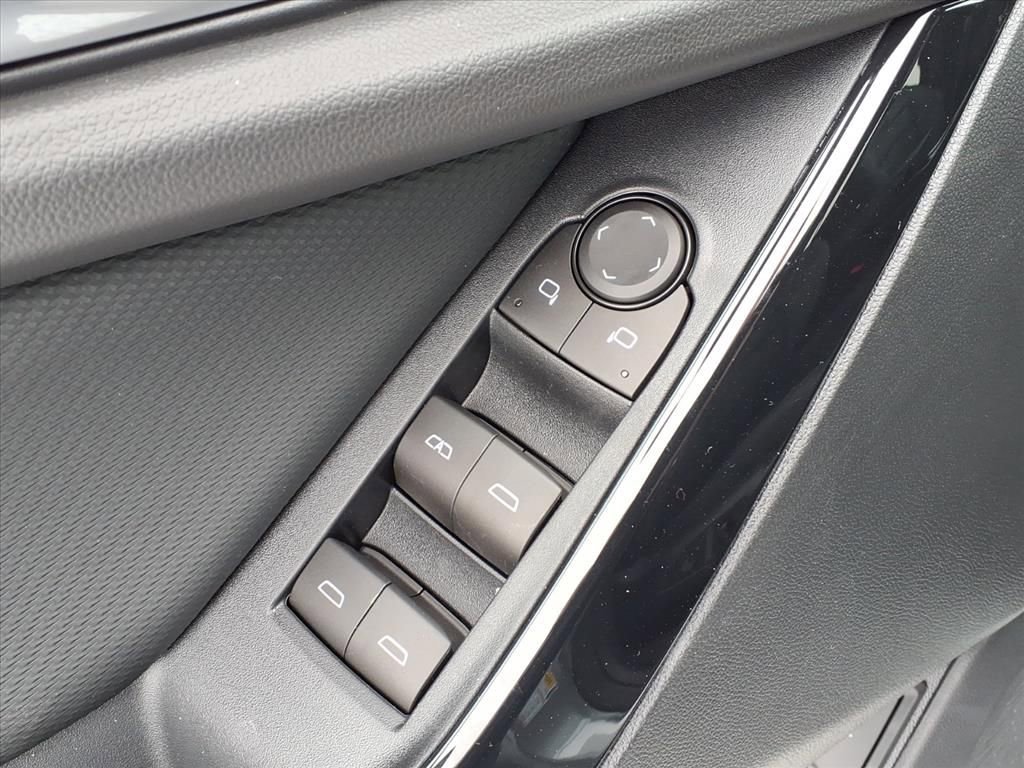 New 2026 Chevrolet Equinox LT w/ Convenience Package II image 14