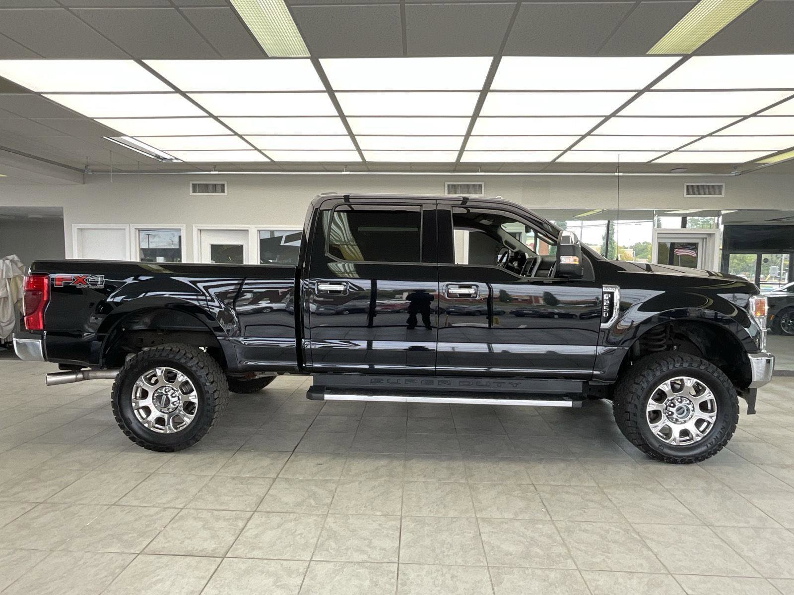 Used 2021 Ford F250 Lariat w/ Chrome Package image 4