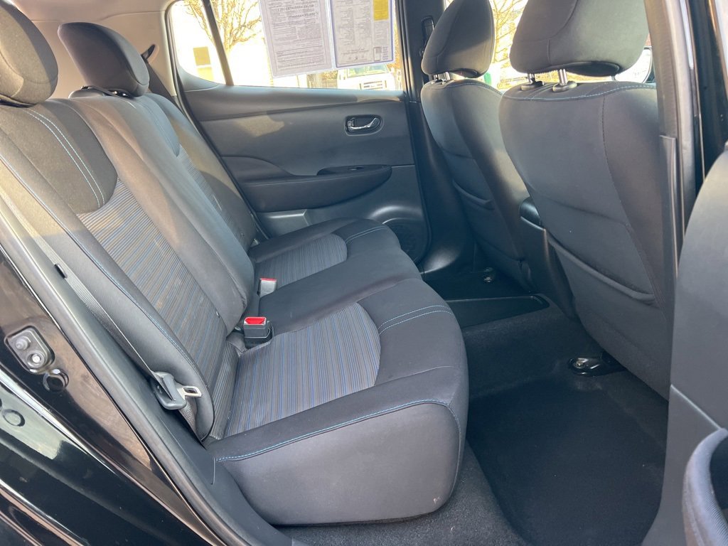 Used 2018 Nissan Leaf SV w/ SV Technology Package image 26