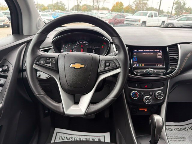 Used 2022 Chevrolet Trax LT w/ LT Convenience Package AWD/4WD image 24