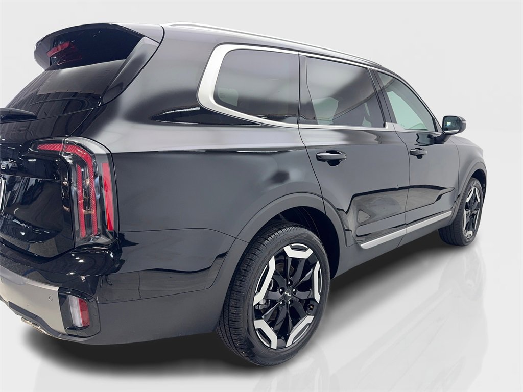 Used 2025 Kia Telluride EX w/ EX Captain's Chair Package image 13