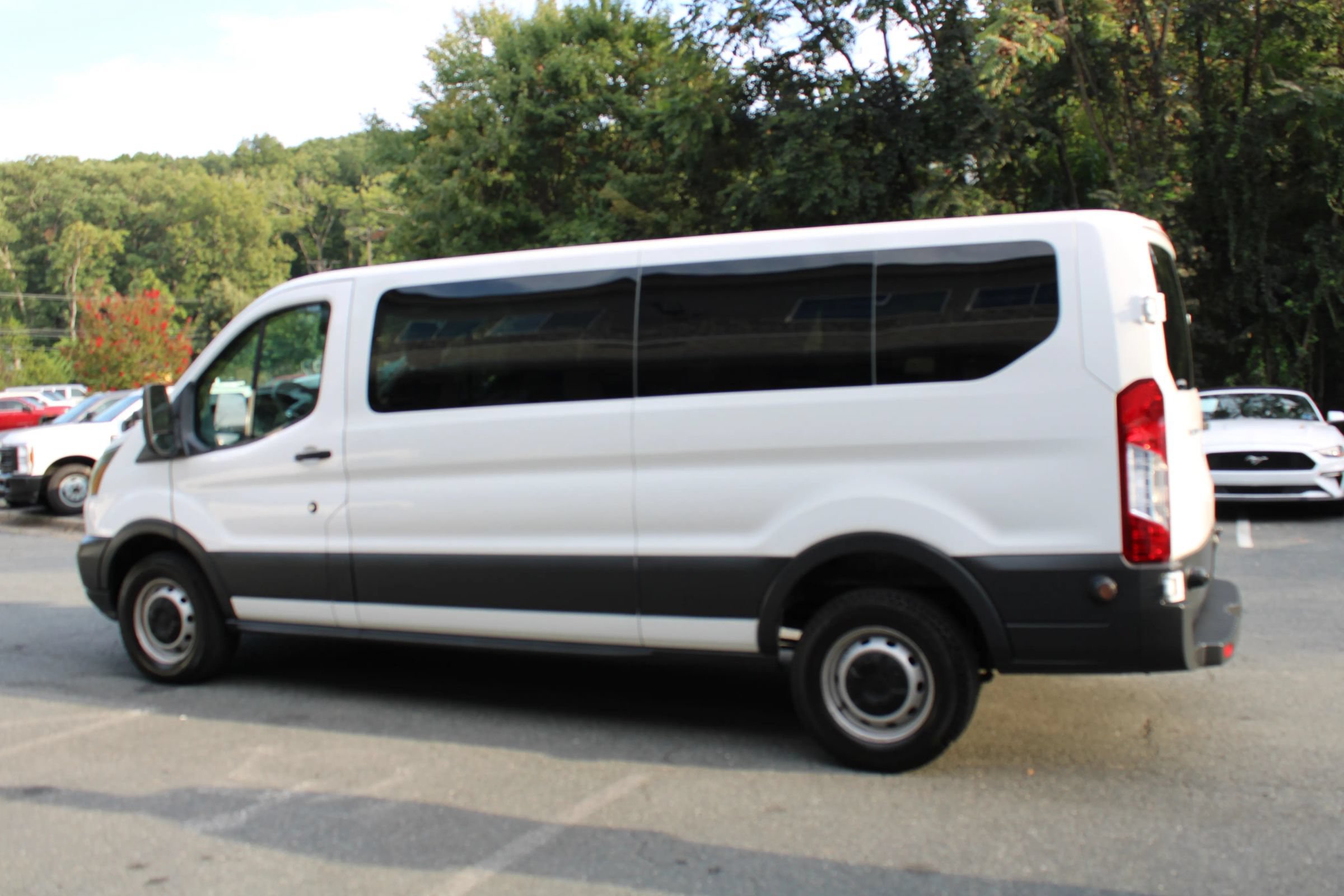 Used 2016 Ford Transit 350 XL RWD image 4
