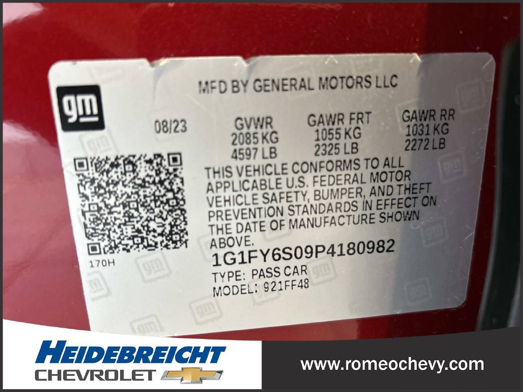 Used 2023 Chevrolet Bolt EUV LT w/ Comfort Package FWD image 8
