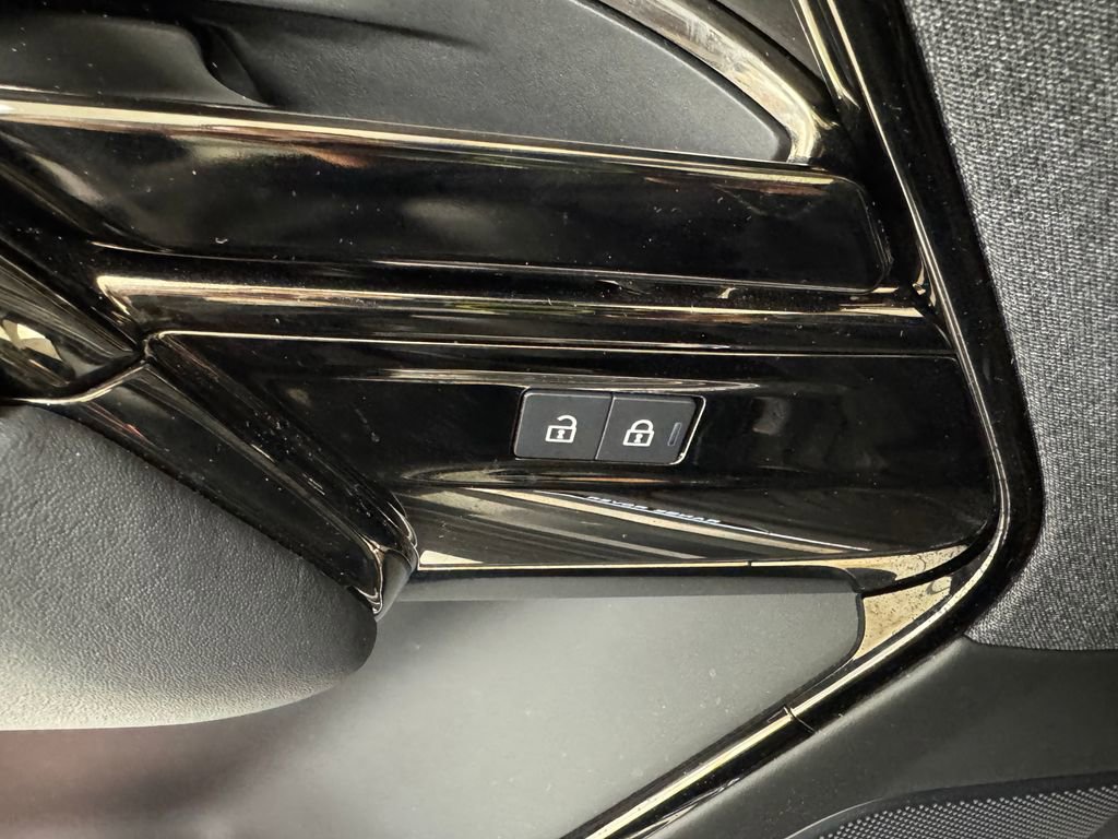 Used 2023 Land Rover Range Rover Sport SE image 26