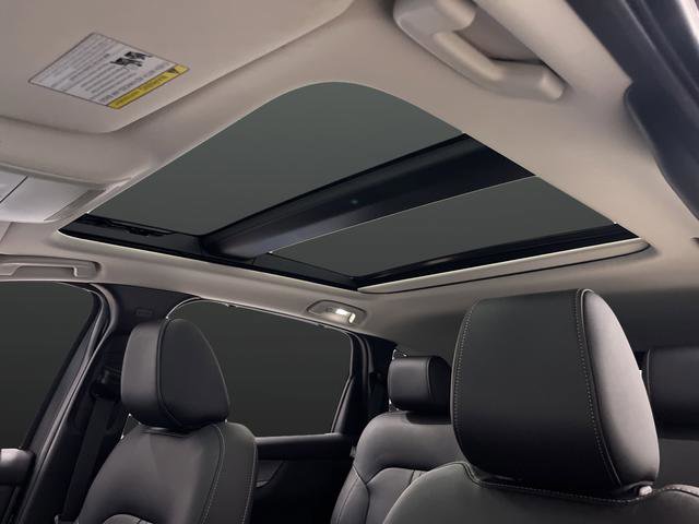 Used 2025 MAZDA CX-70 Plug-In Hybrid w/ Premium Pkg image 7