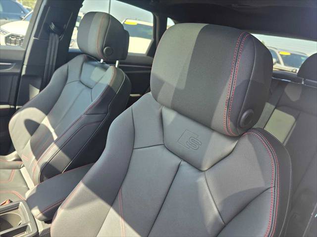 Used 2025 Audi Q3 2.0T Premium Plus w/ Premium Plus Package AWD/4WD image 25