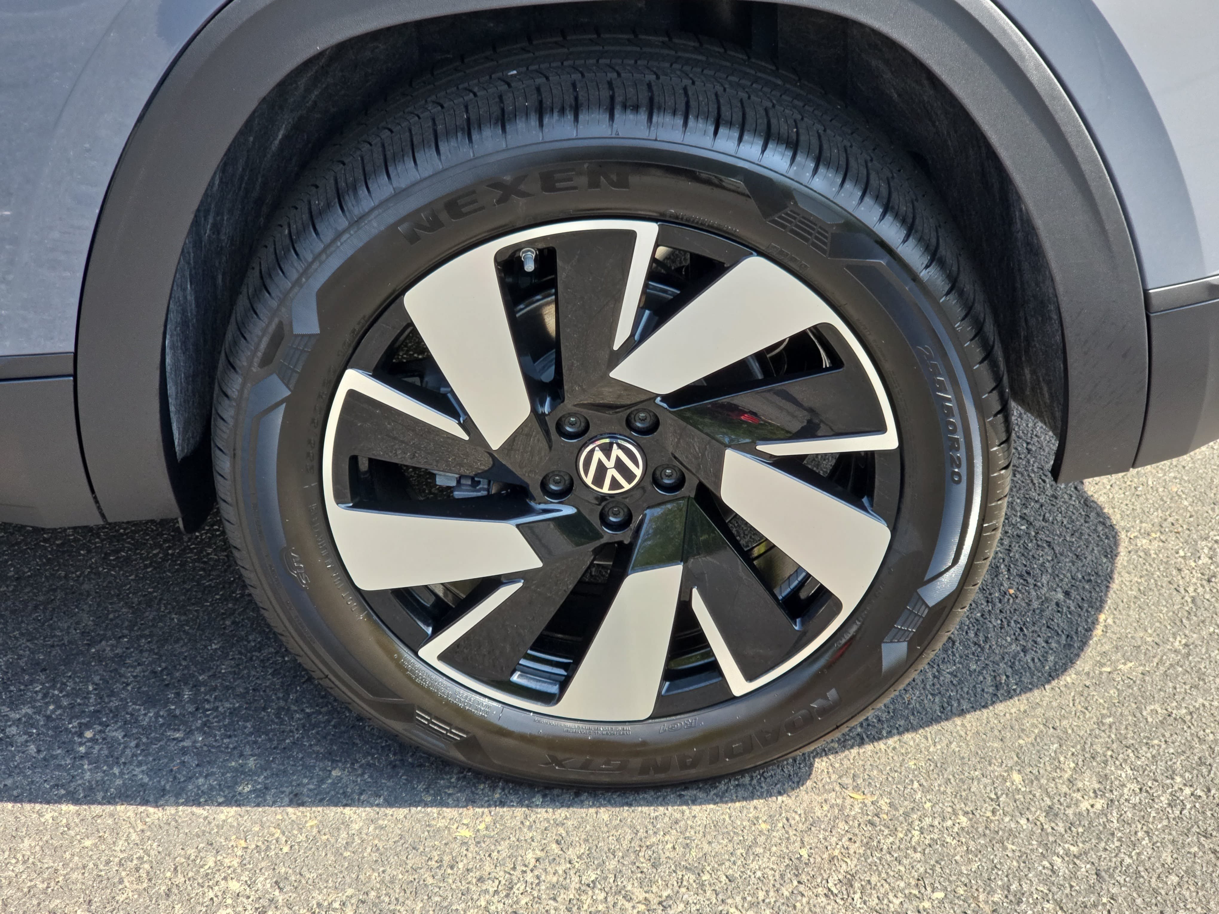 New 2026 Volkswagen Atlas Cross Sport SE AWD/4WD image 35