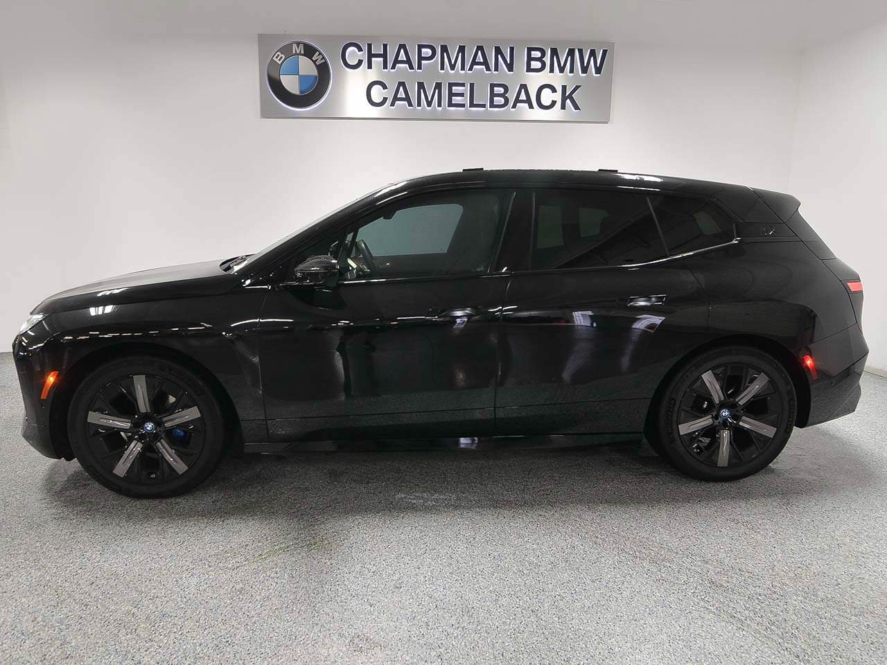 Used 2024 BMW iX M60 w/ Luxury Package AWD/4WD image 3
