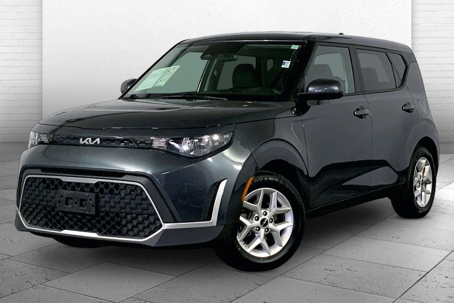 Used 2025 Kia Soul LX w/ LX Technology Package image 12