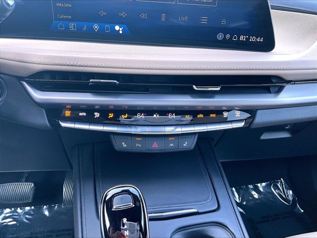 Certified 2024 Cadillac XT4 Luxury w/ Cold Weather Package FWD image 24