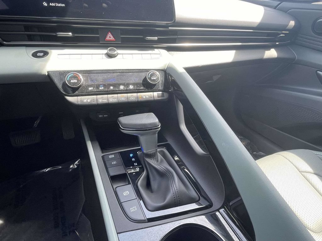 Used 2025 Hyundai Elantra Limited FWD image 39
