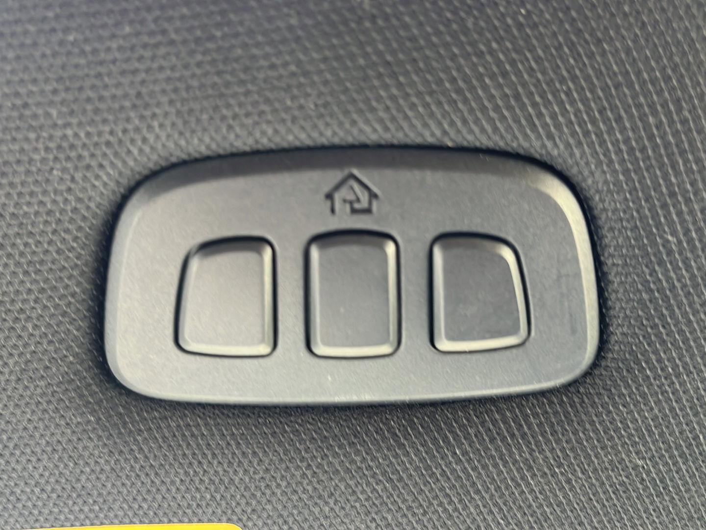 Used 2022 Ford Expedition Max Limited image 19