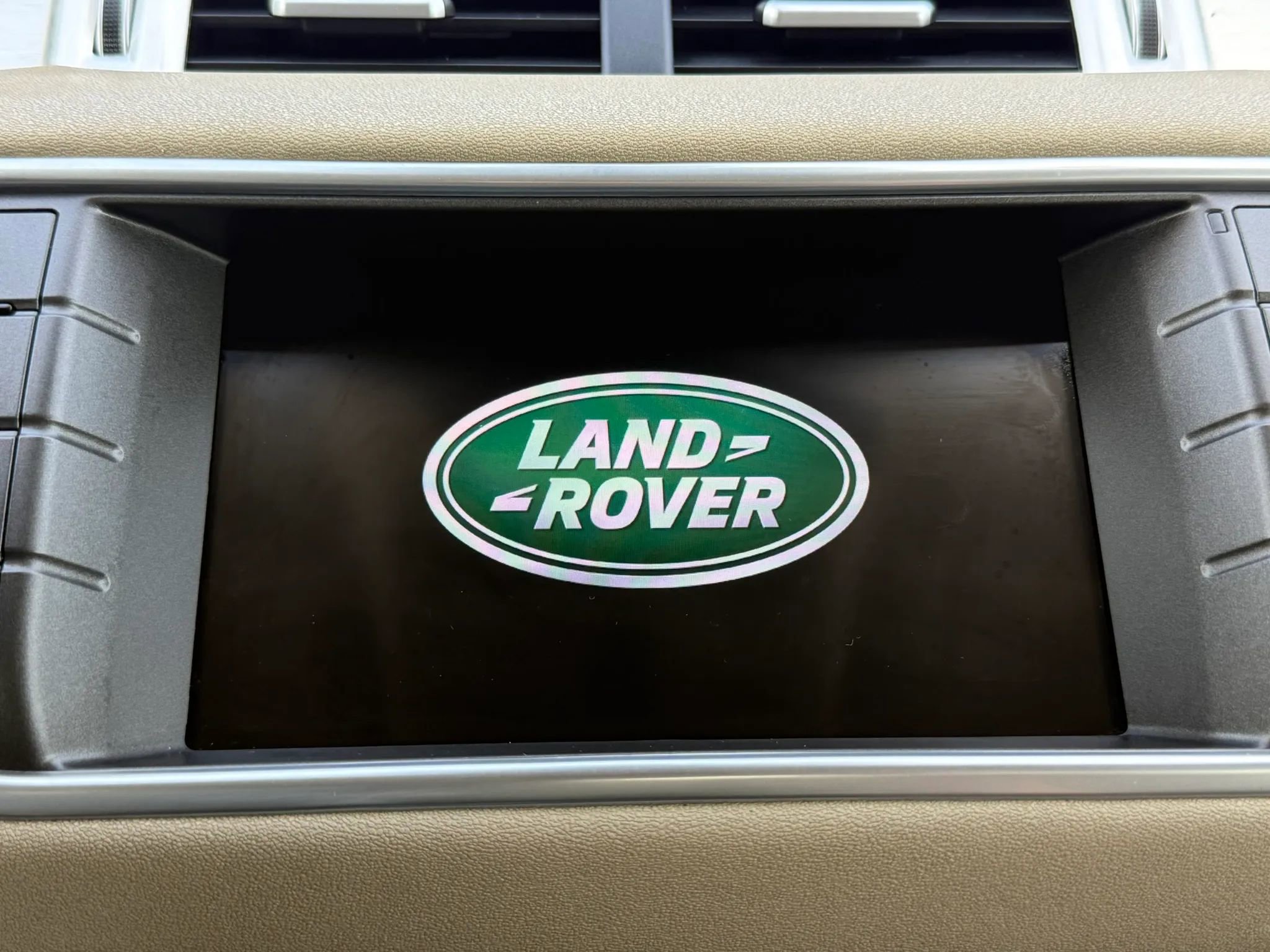 Used 2017 Land Rover Range Rover Evoque SE AWD/4WD image 35