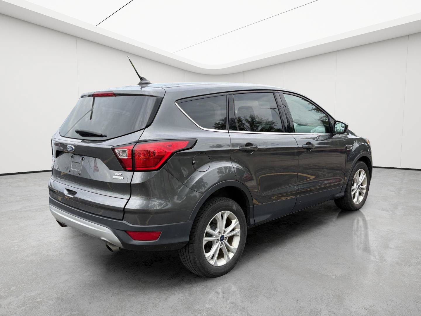 Used 2019 Ford Escape SE FWD image 6