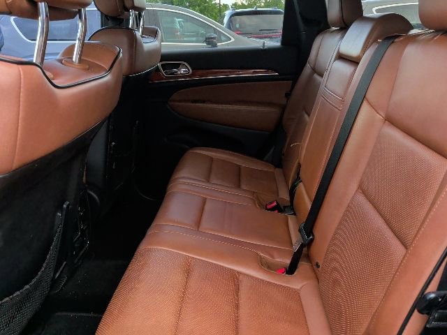 Used 2013 Jeep Grand Cherokee Overland w/ Advance Technology Group AWD/4WD image 6