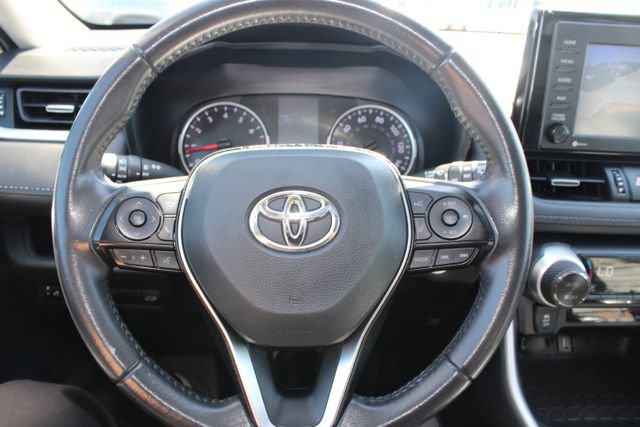 Used 2022 Toyota RAV4 XLE Premium FWD image 16