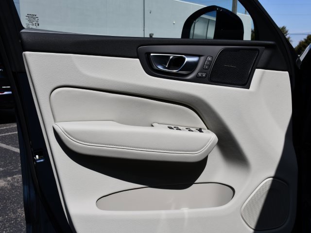 New 2026 Volvo XC60 T8 Ultra w/ Protection Package Premier image 10