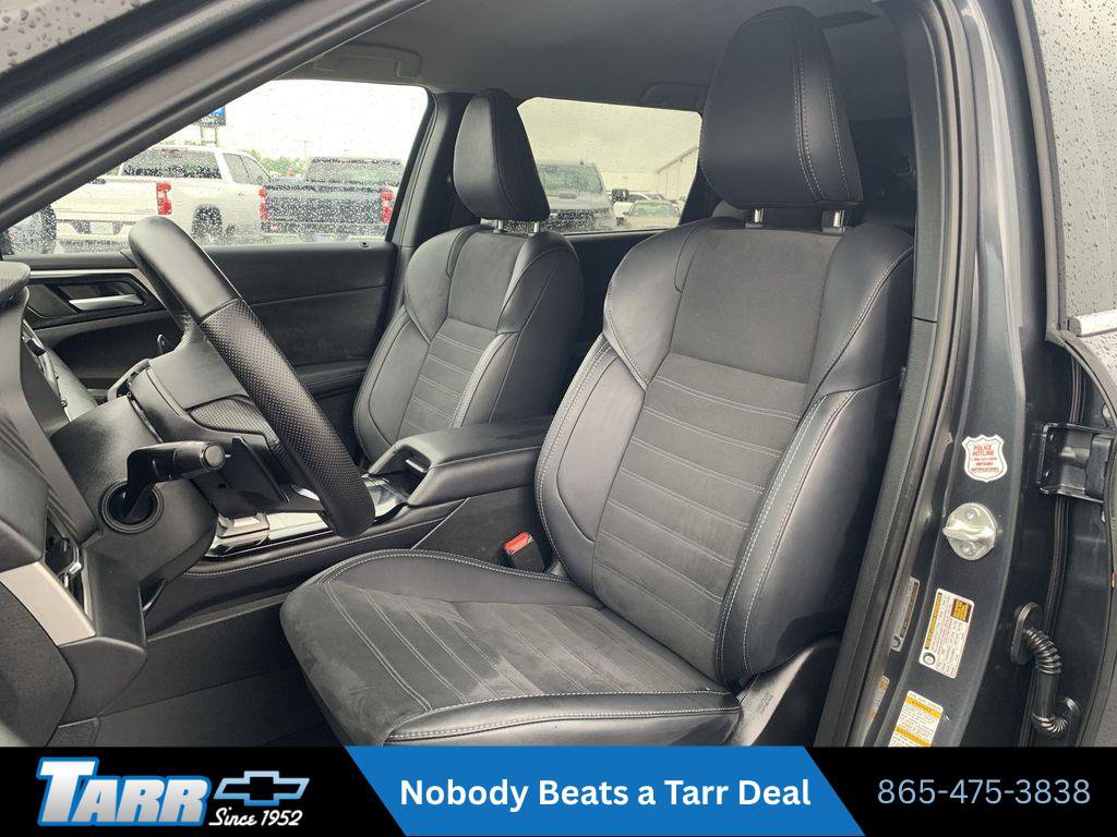 Used 2025 Mitsubishi Outlander SE AWD/4WD image 13