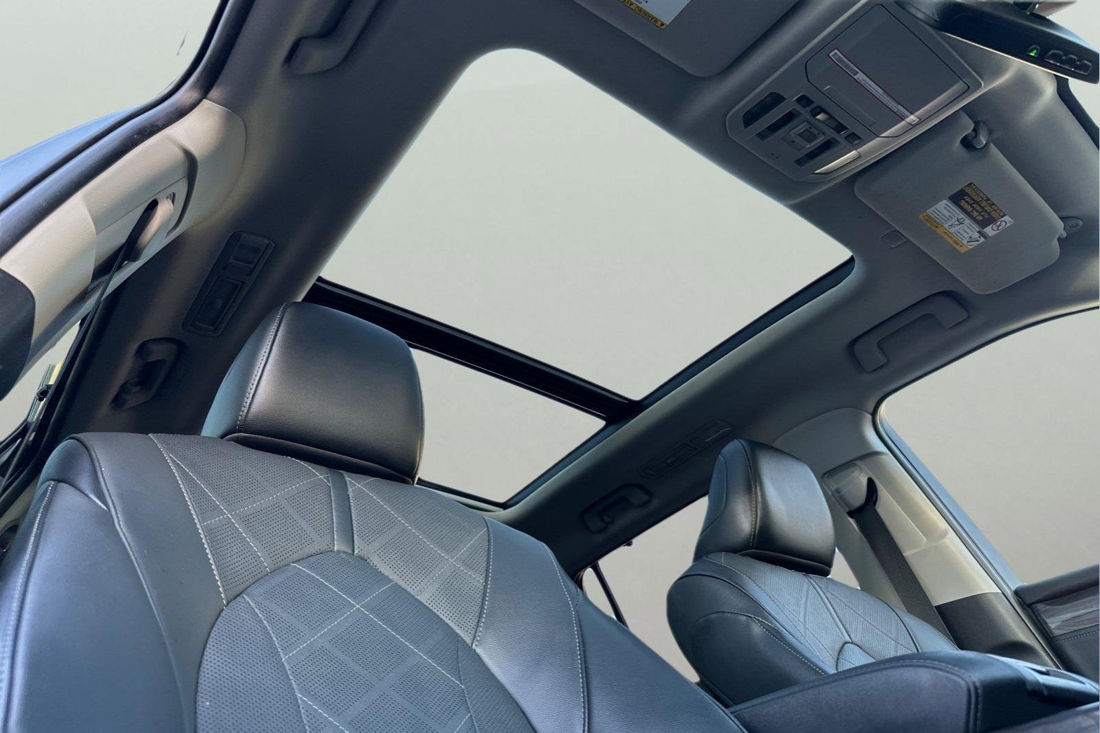 Certified 2022 Toyota Highlander Platinum image 23