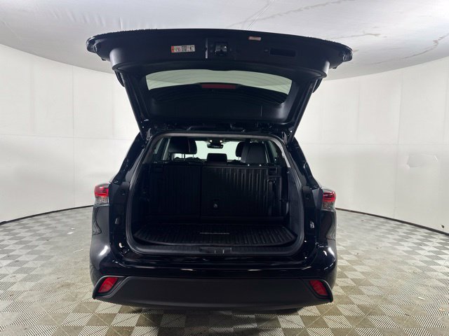 Used 2026 Toyota Highlander XLE AWD/4WD image 9