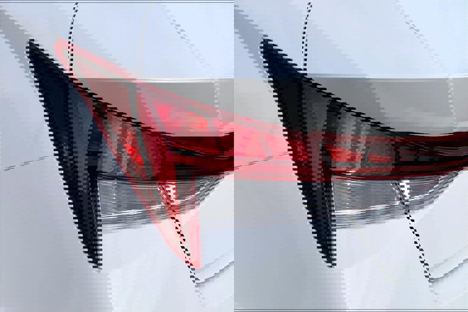 Used 2025 Hyundai Elantra Limited image 27