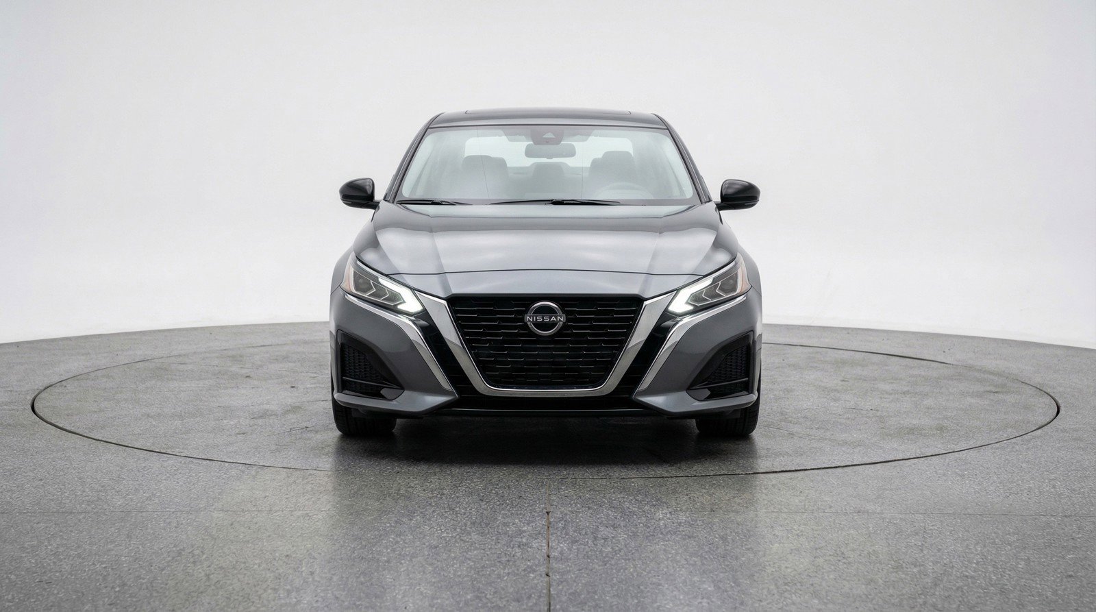 Used 2025 Nissan Altima 2.5 SV image 2