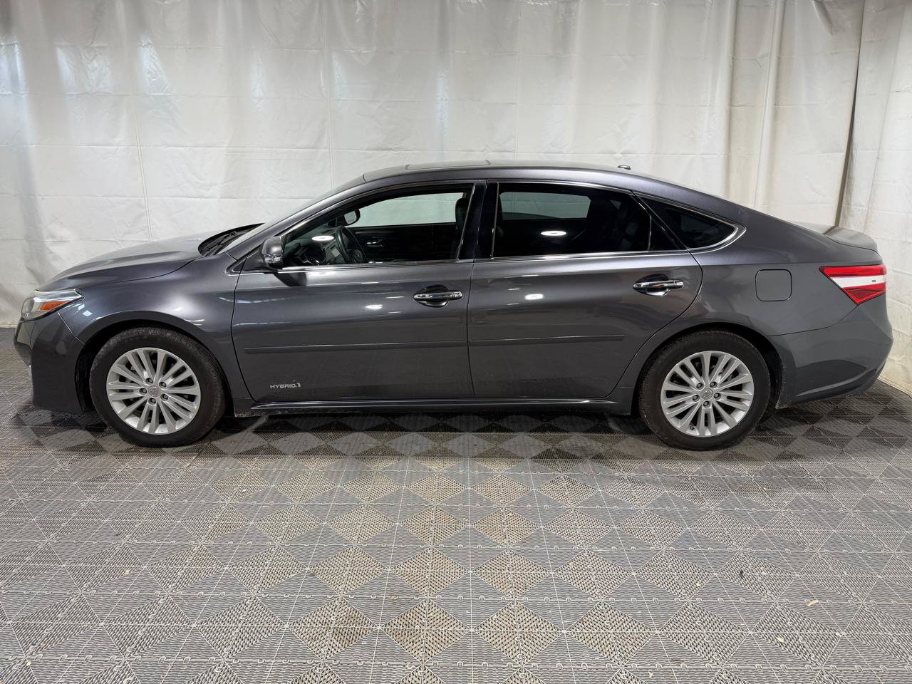 Used 2014 Toyota Avalon XLE Touring FWD image 5