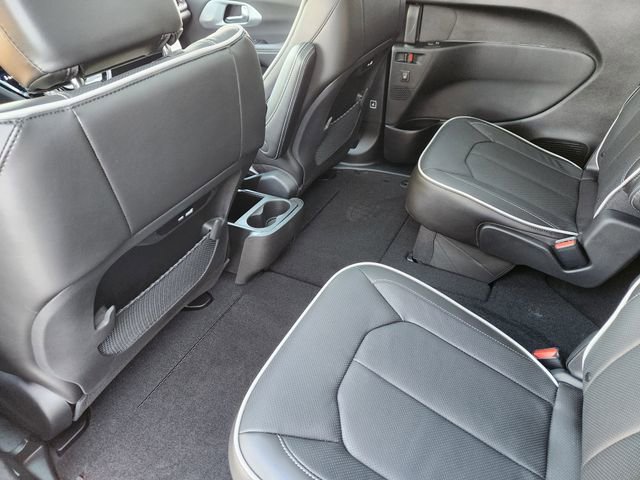 New 2026 Chrysler Pacifica Limited w/ S Appearance Package FWD image 21