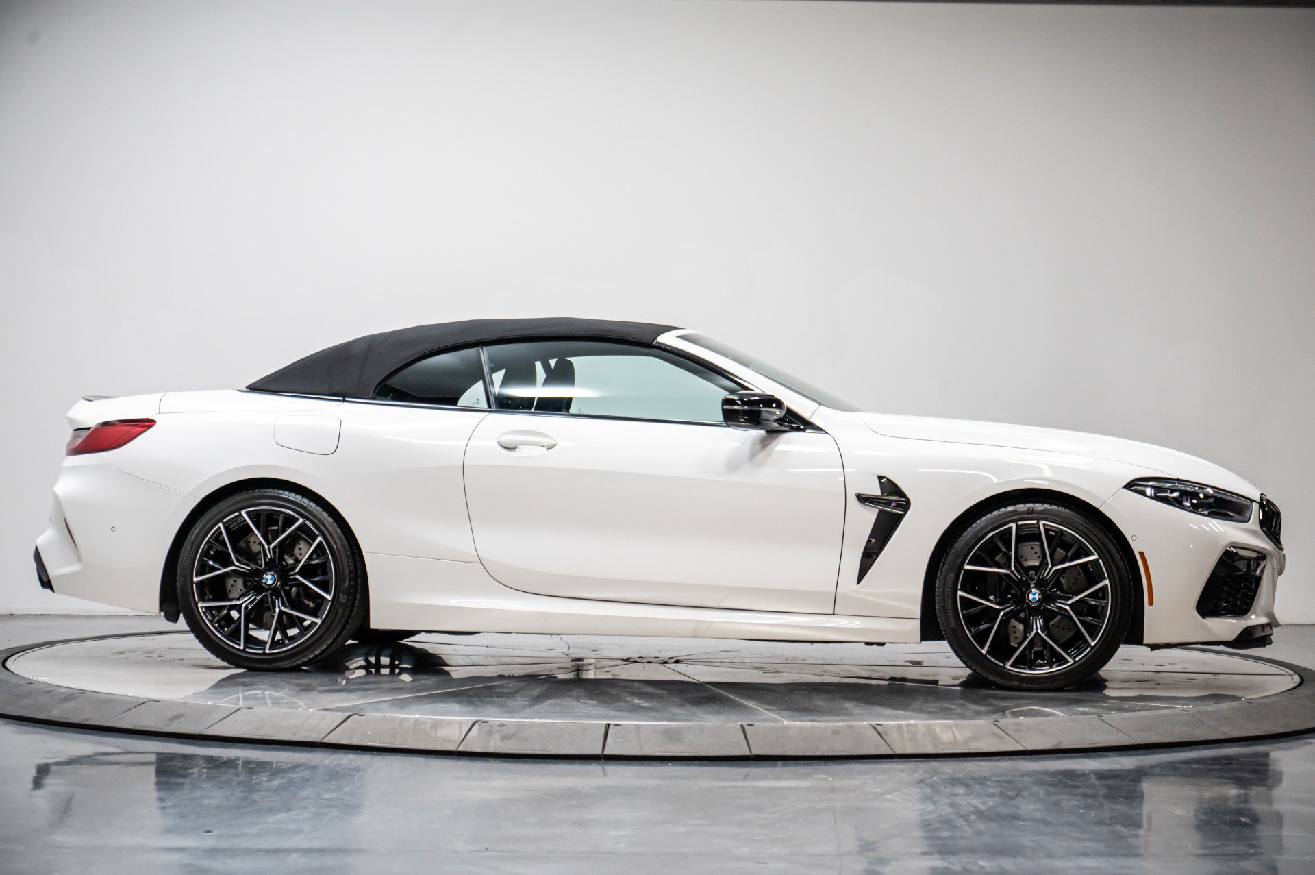 Used 2022 BMW M8 Competition AWD/4WD image 14