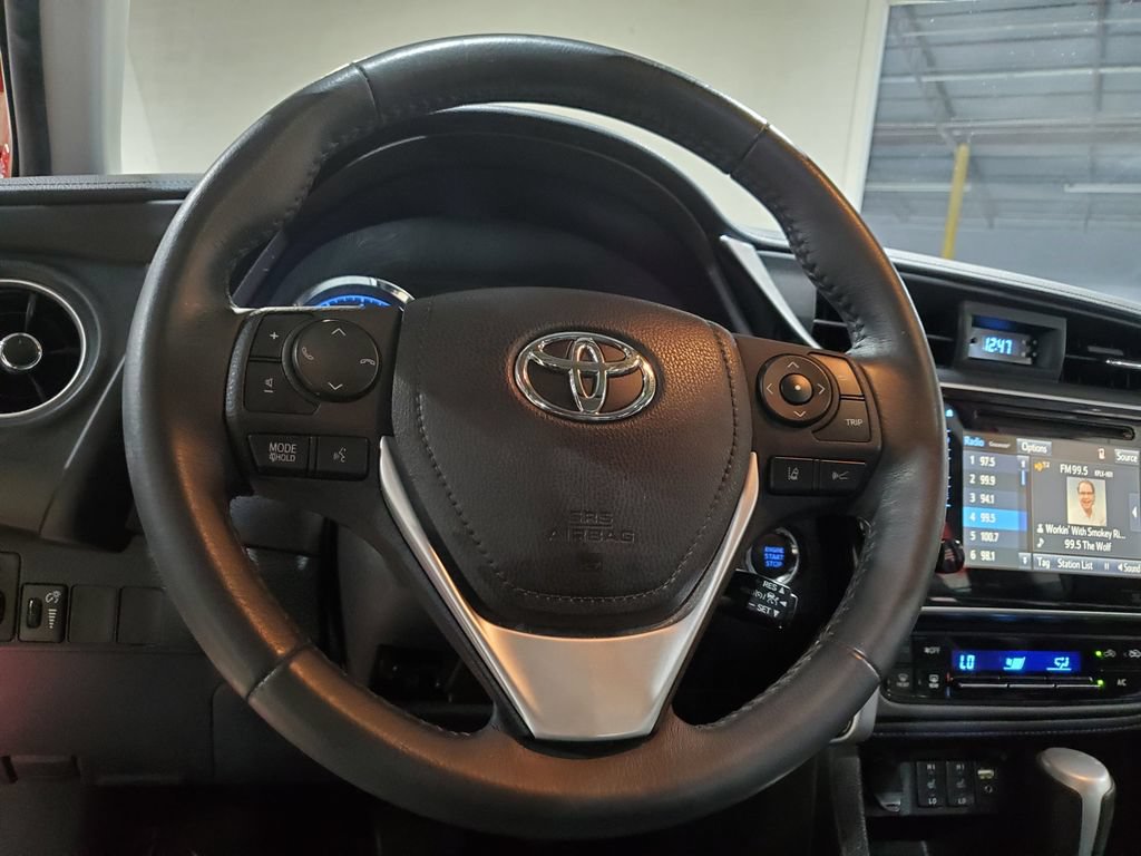 Used 2018 Toyota Corolla XSE FWD image 25