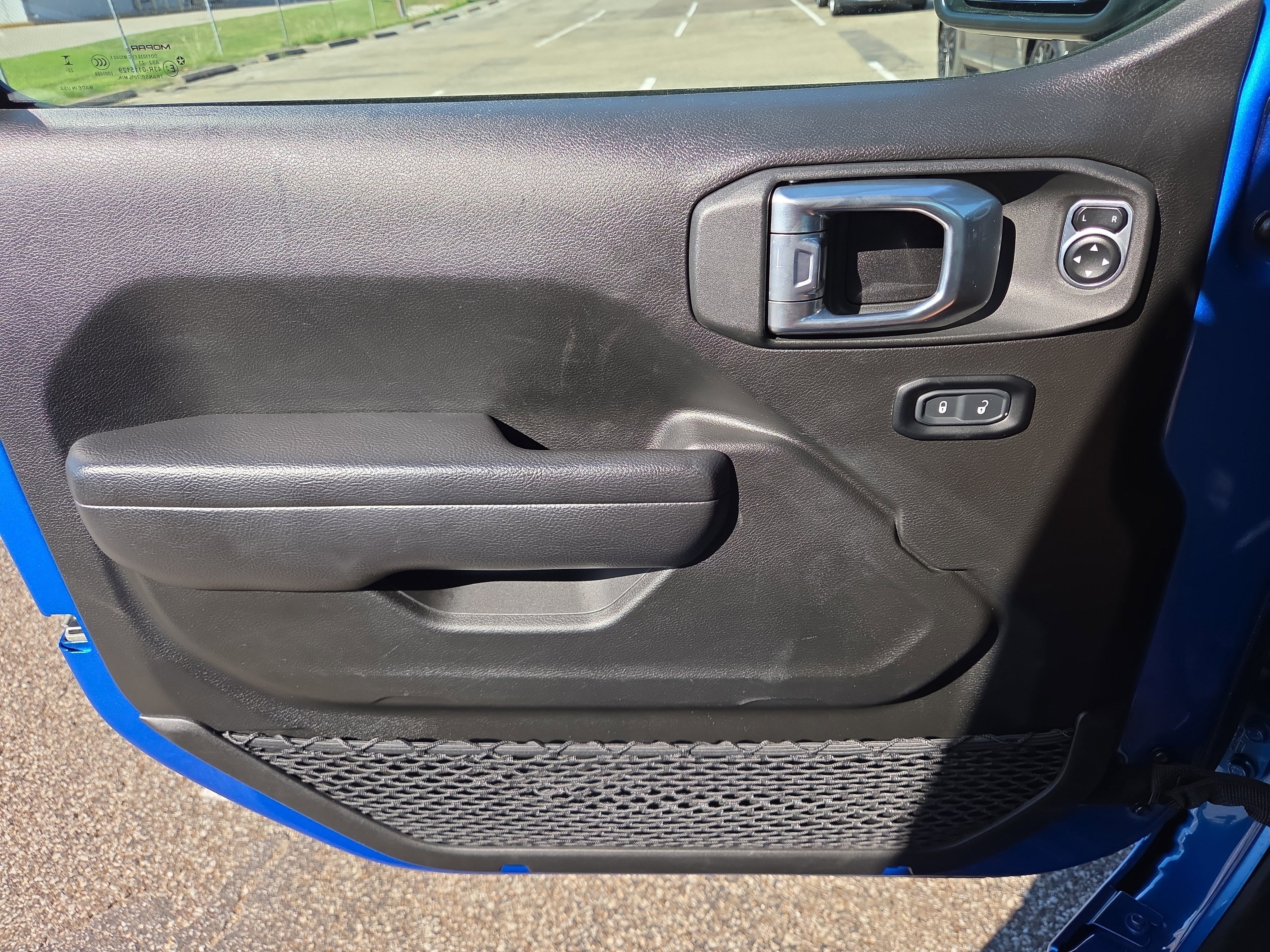 Used 2024 Jeep Wrangler Unlimited Rubicon 4xe image 9