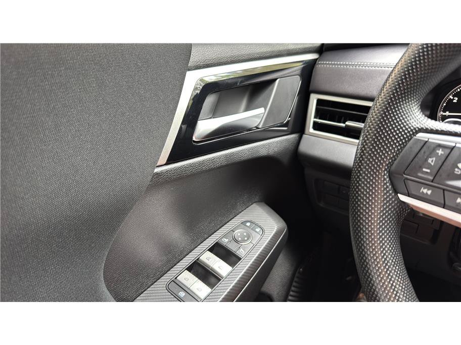 Used 2026 Mitsubishi Outlander ES FWD image 33