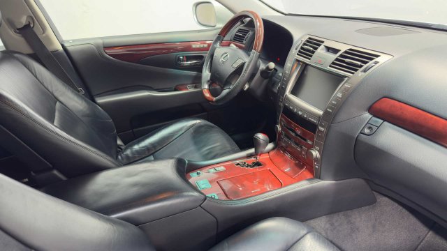 Used 2007 Lexus LS 460 RWD image 12