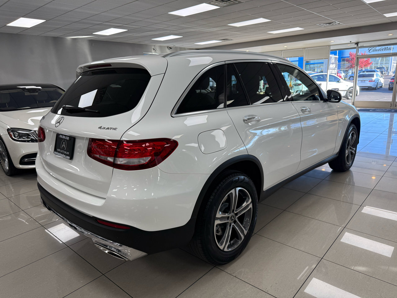 Used 2018 Mercedes-Benz GLC 300 GLC300 4MATIC image 2