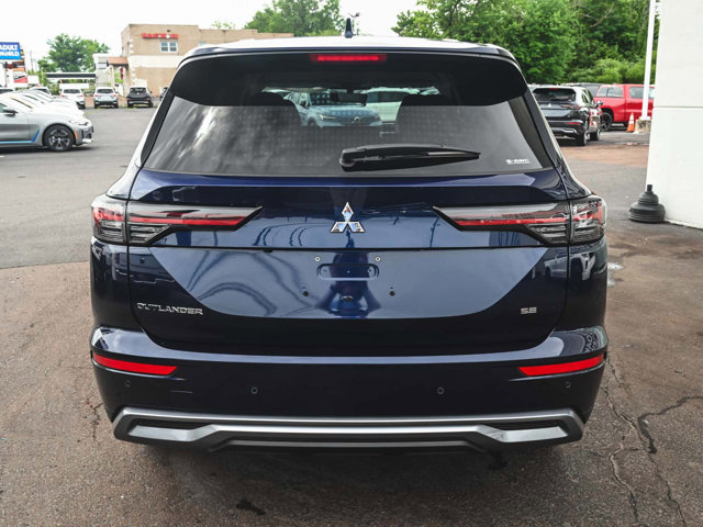 New 2025 Mitsubishi Outlander SE image 5