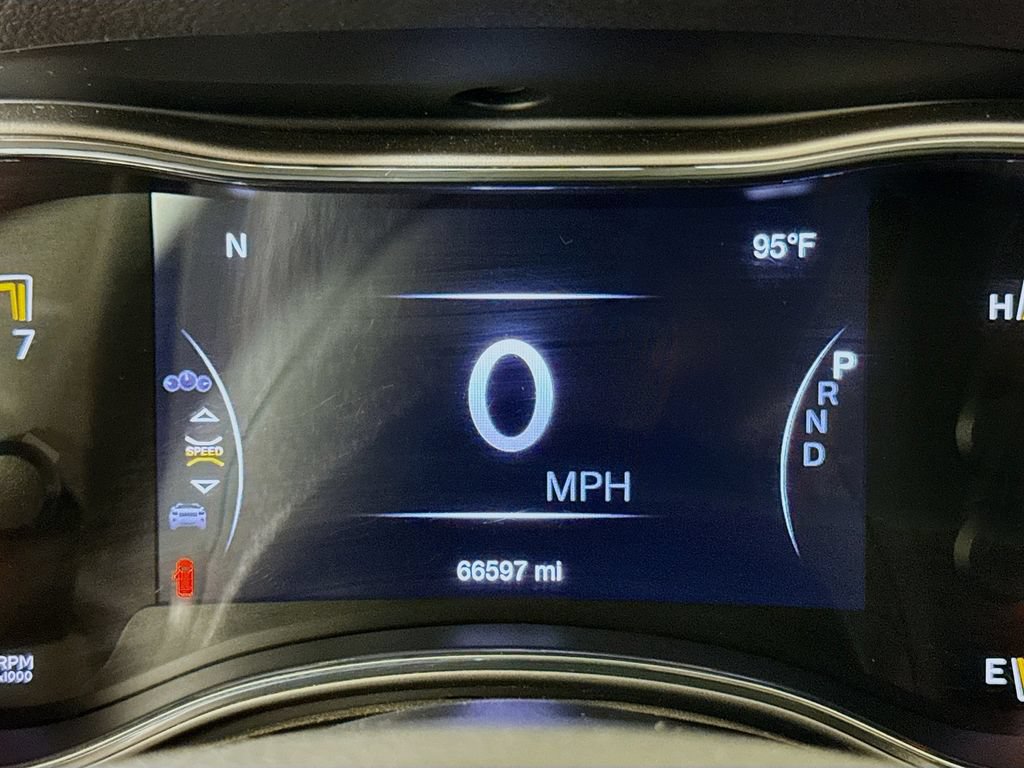 Used 2019 Jeep Grand Cherokee Altitude RWD image 10