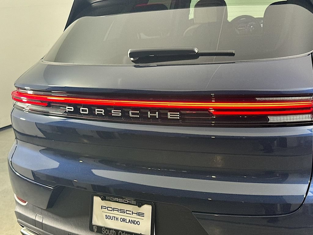 Certified 2026 Porsche Cayenne AWD/4WD image 33