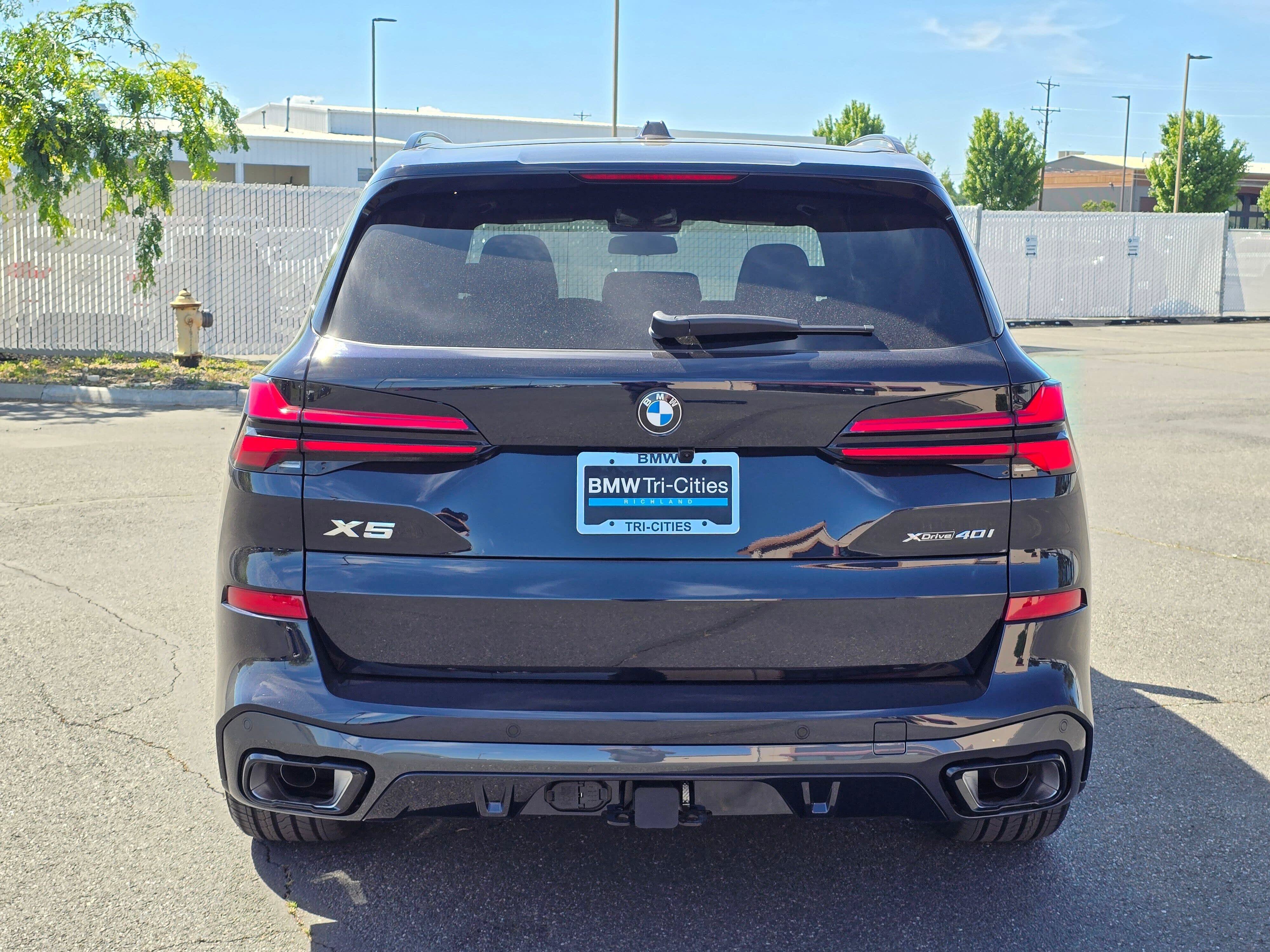New 2026 BMW X5 xDrive40i w/ M Sport Package AWD/4WD image 5