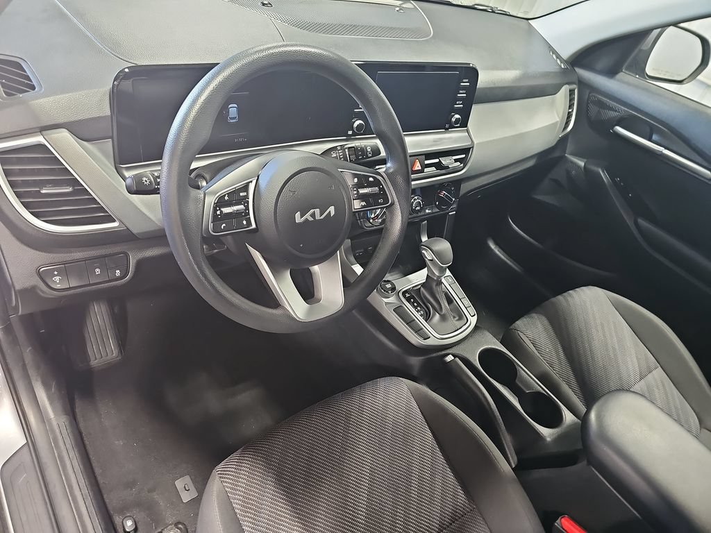 Used 2024 Kia Seltos LX AWD/4WD image 15