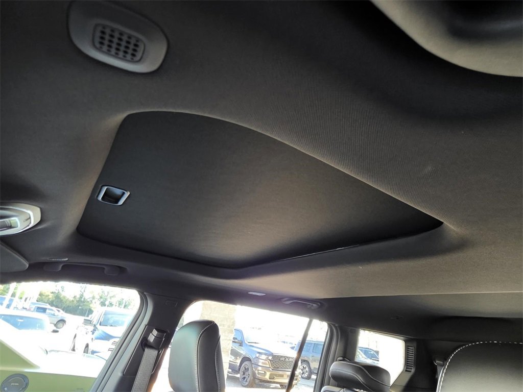 New 2025 Jeep Grand Cherokee L Altitude image 7