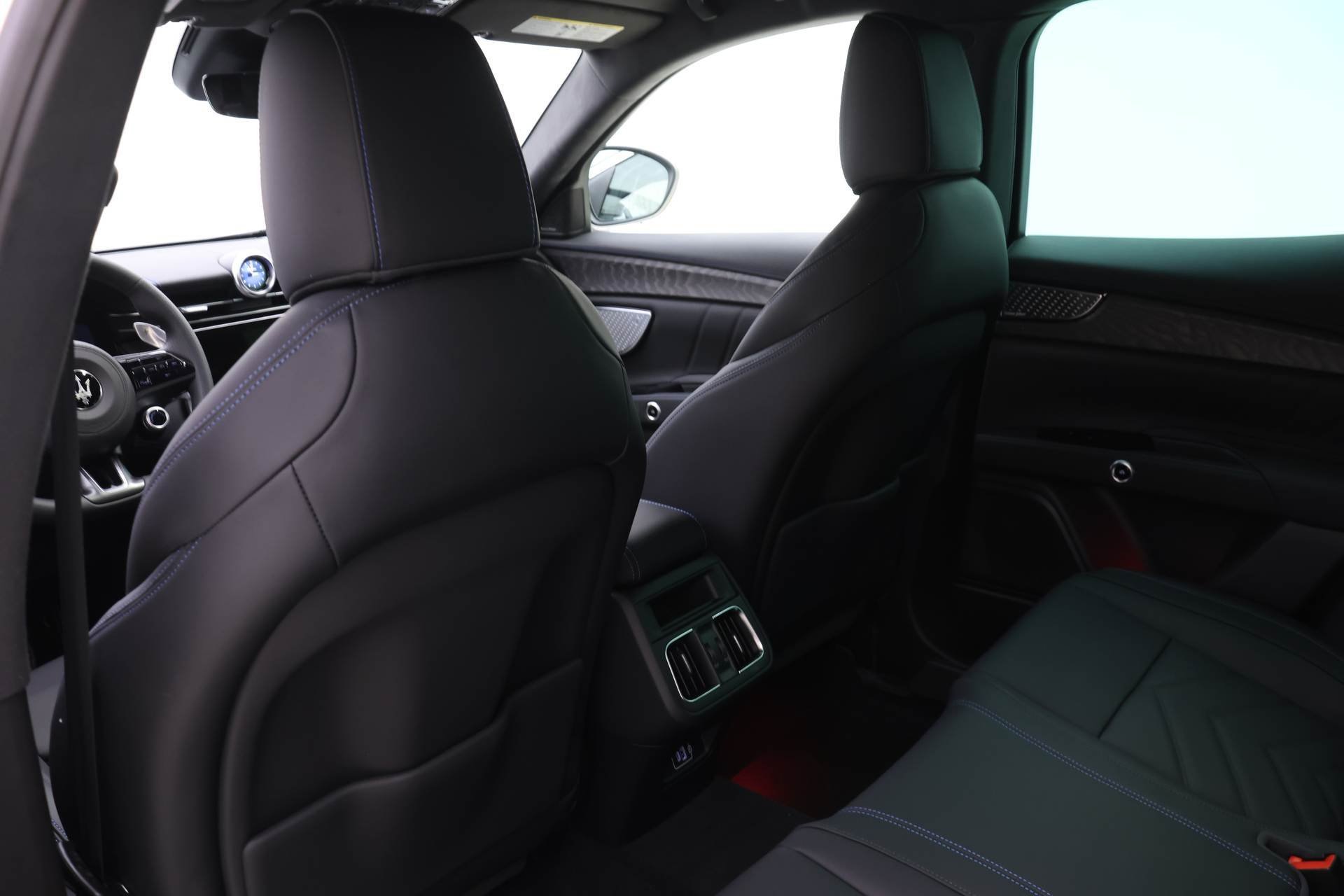 New 2025 Maserati Grecale GT image 12