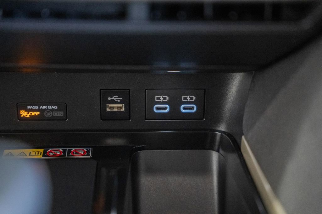 Used 2025 Toyota Camry LE image 21