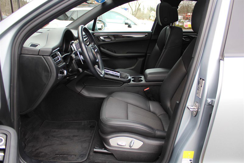 Used 2022 Porsche Macan AWD/4WD image 19