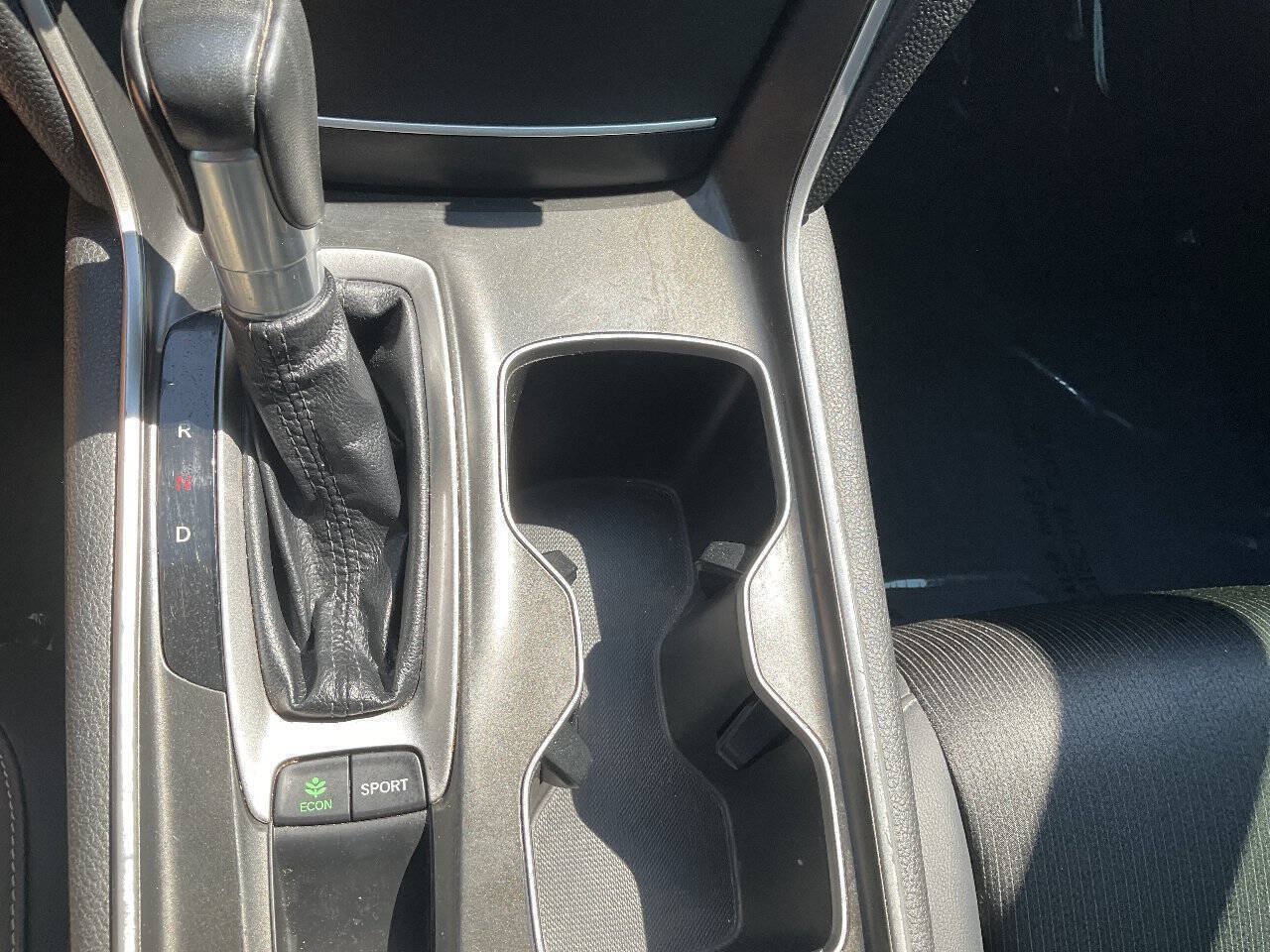 Used 2018 Honda Accord Sport image 18