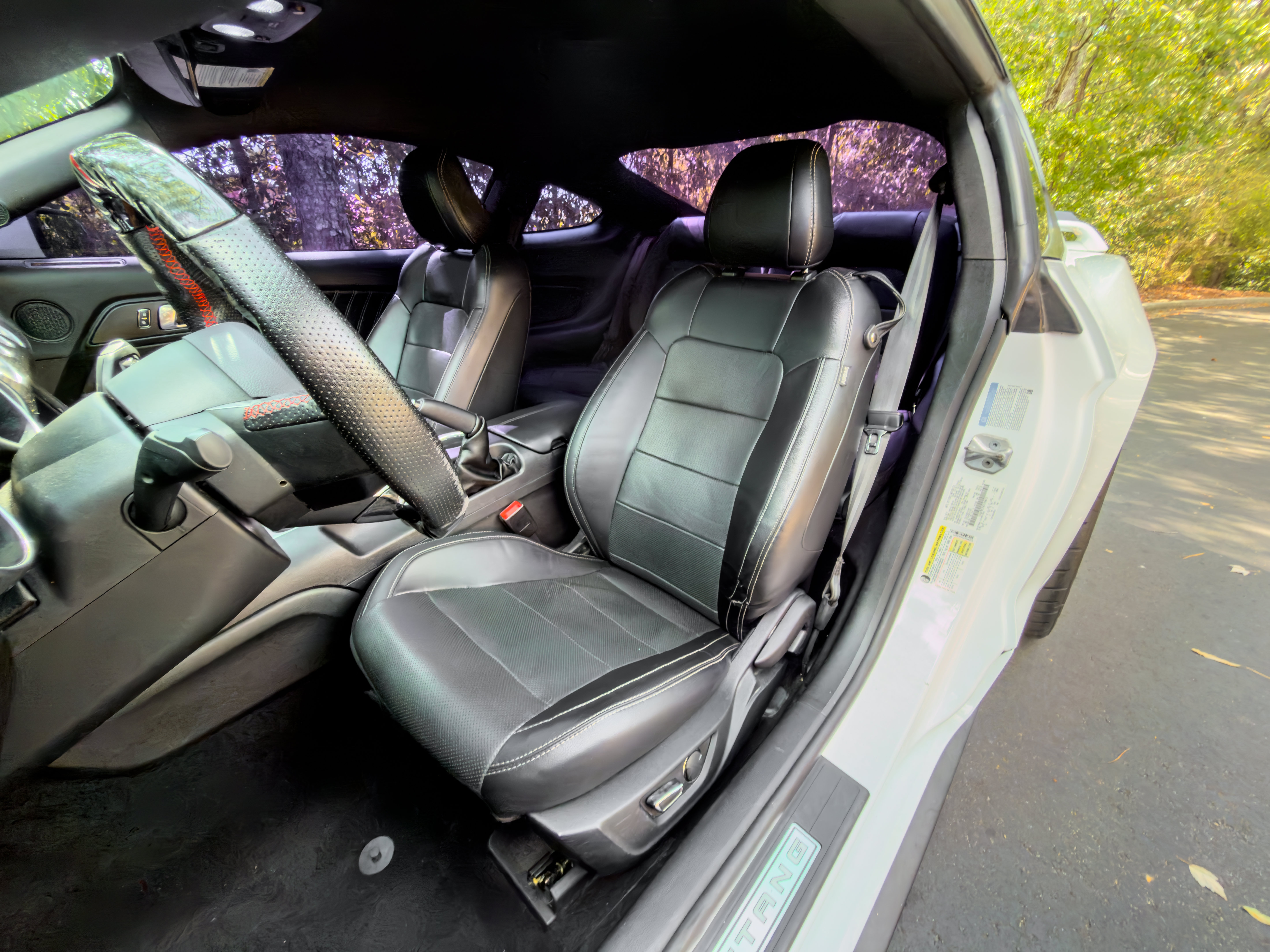 Used 2019 Ford Mustang GT Premium w/ GT Performance Package RWD image 13
