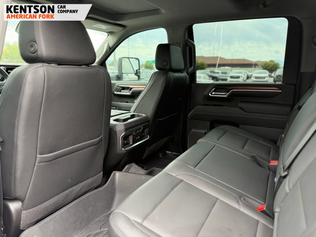 Used 2025 GMC Sierra 3500 Denali w/ Denali Reserve Package AWD/4WD image 34