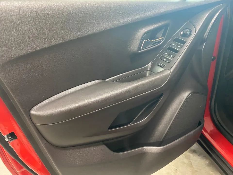 Used 2015 Chevrolet Trax LT w/ LPO, Protection Package image 32