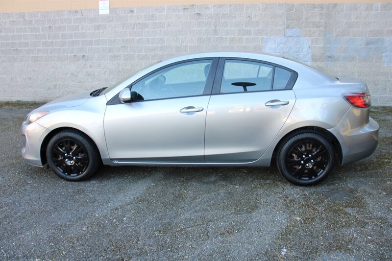 Used 2013 MAZDA MAZDA3 i SV w/ Convenience Pkg image 12