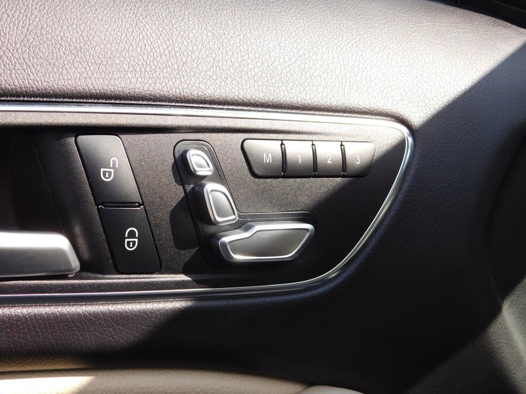 Used 2018 Mercedes-Benz GLA 250 4MATIC image 18